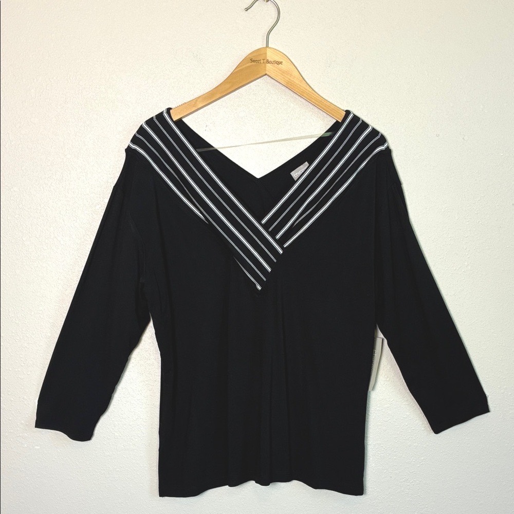 New CHICO'S Size 2 US Large Black White Stripe Vneck Inset Top 3/4 Sleeve Office